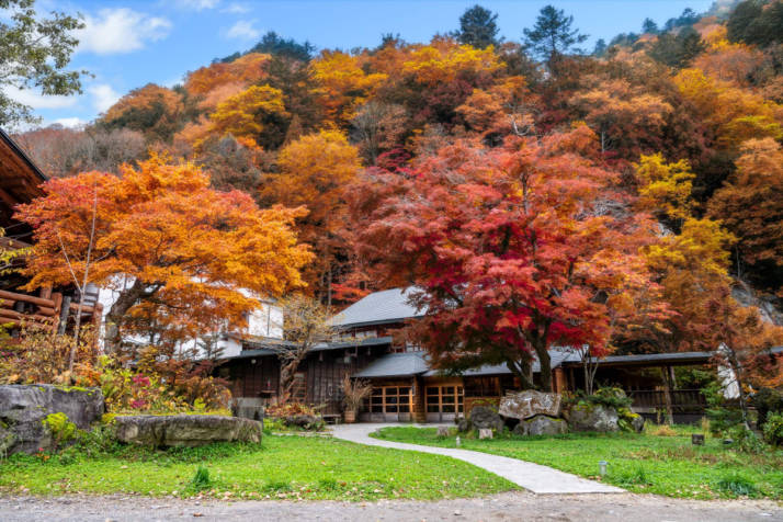 八丁の湯の秋の風景