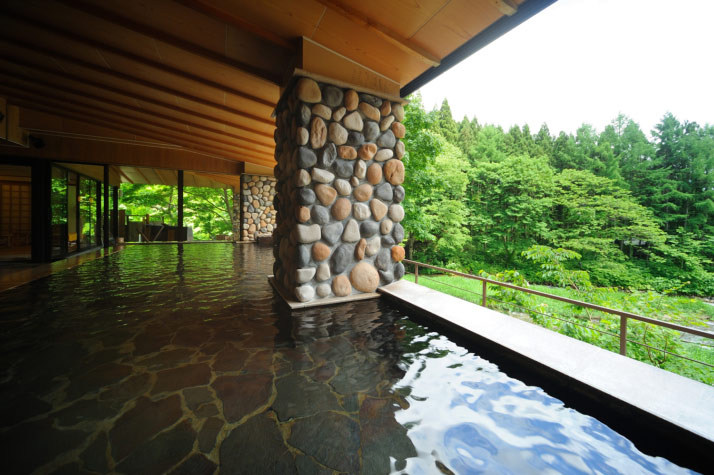 愛隣館の川の湯「内湯(昼)」