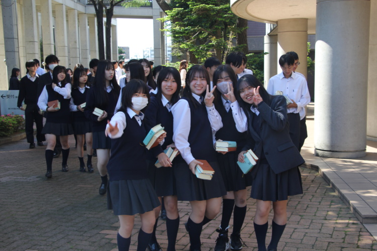 アレセイア湘南中学校・高等学校の生徒たち