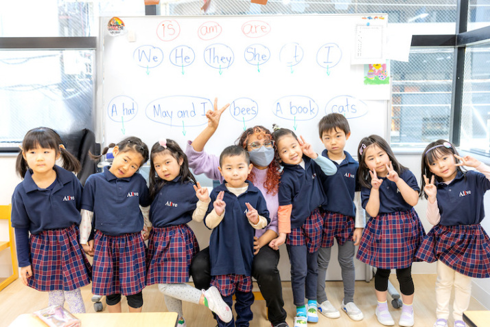 アライブインターナショナルスクールの子どもたち