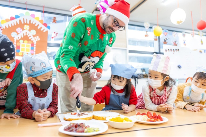 アライブインターナショナルスクールのクリスマスイベントの様子