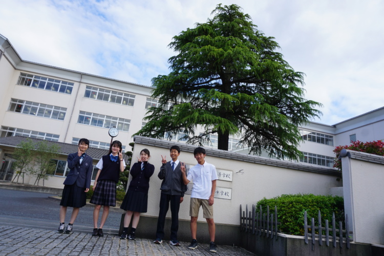 岡山県倉敷市にある「岡山県立倉敷天城中学校（共学の中高一貫校）」の生徒たち