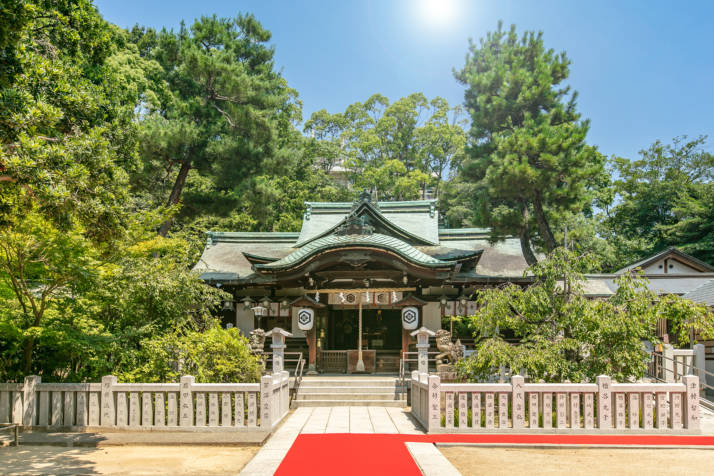 芦屋神社の境内