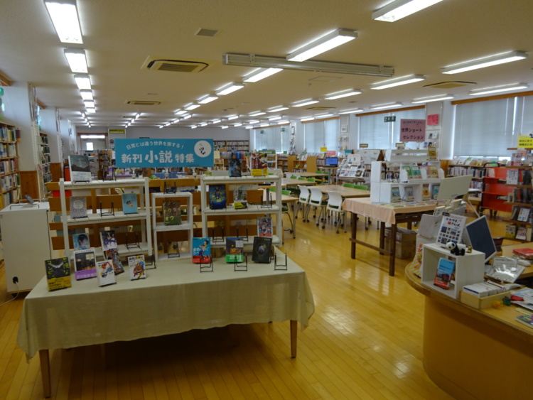 岡山大安寺中等教育学校の図書館