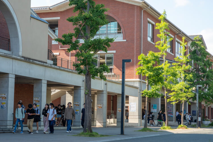 同志社中学校・高等学校のキャンパス風景