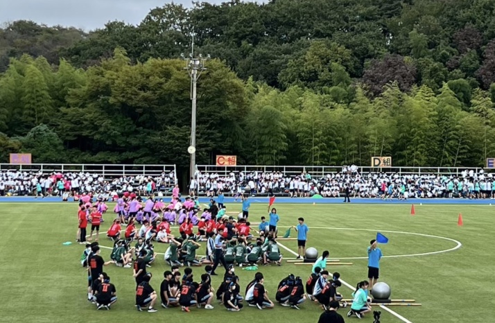 穎明館中学・高等学校の体育祭の様子