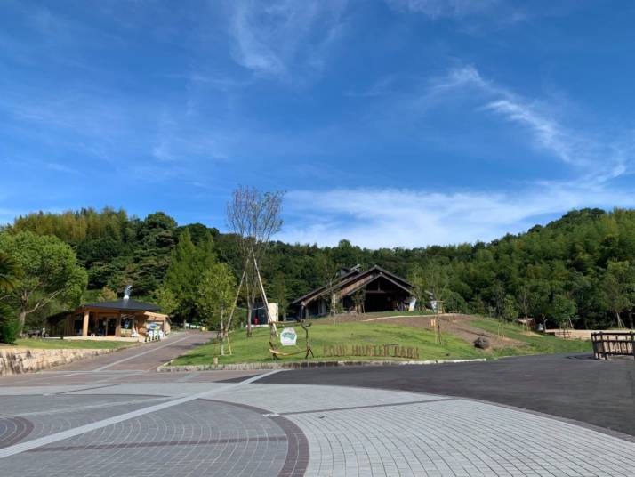 和歌山市の「道の駅 四季の郷公園FOOD HUNTER PARK」