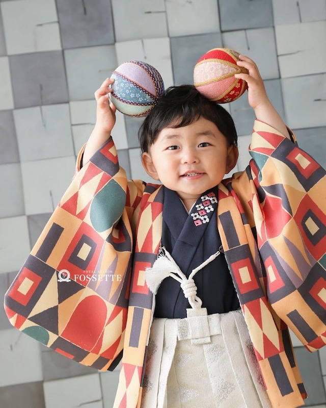 おしゃれな柄の男の子用着物