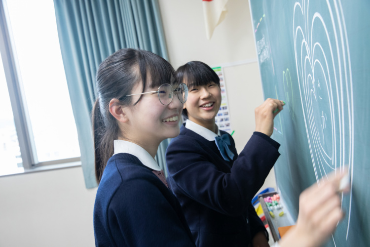 岡山学芸館清秀中学校の休み時間の様子