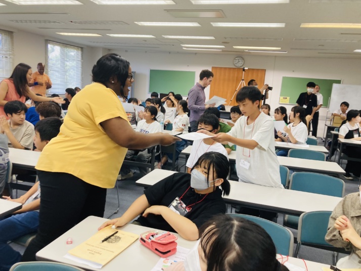 羽衣学園中学校・高等学校のイングリッシュキャンプの様子