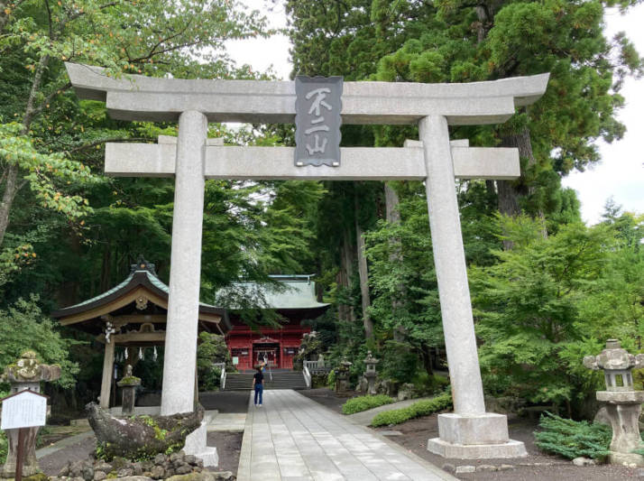 富士山東口本宮 冨士浅間神社の鳥居