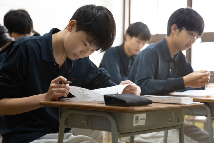 広島学院中学校・高等学校の授業風景