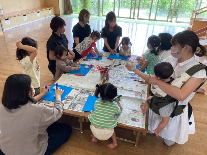 東郷町立 兵庫児童館での親子の様子