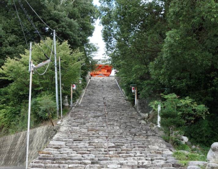 伊佐爾波神社の石段