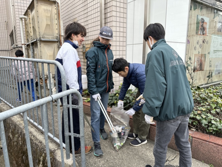 一燈園中学校の街頭清掃