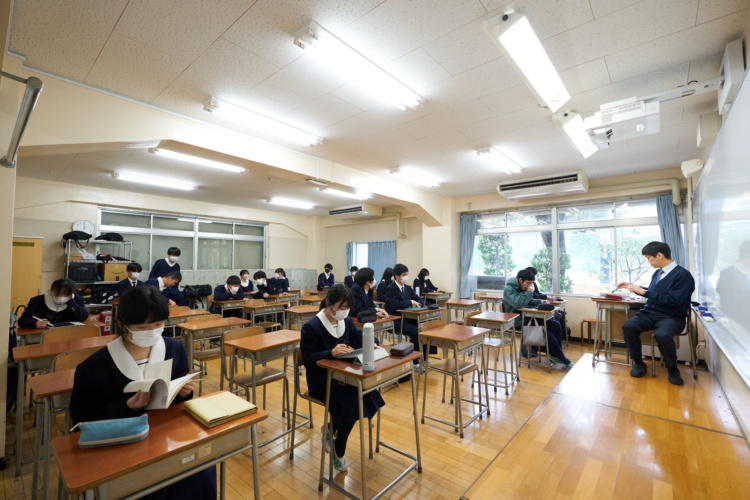 聖徳学園中学・高等学校の授業風景