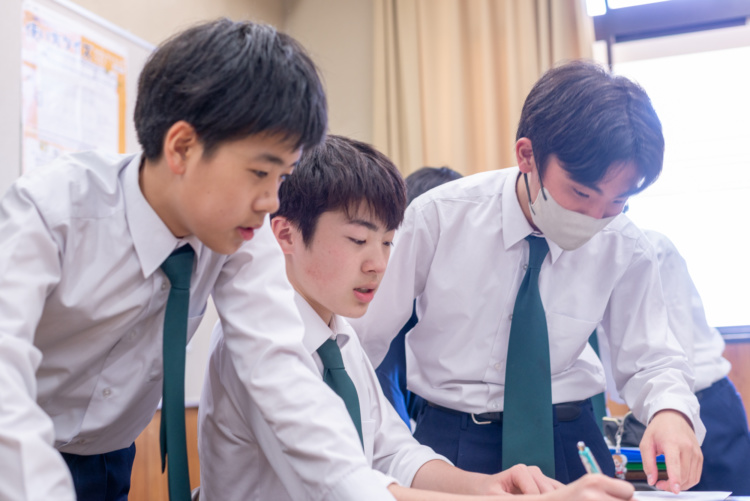 淳心学院中学校・高等学校の授業風景