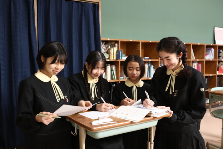 鹿児島純心女子中・高等学校の授業の様子