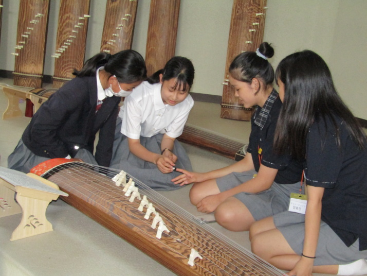 「香川県立高松北中学校・高等学校」の生徒たち