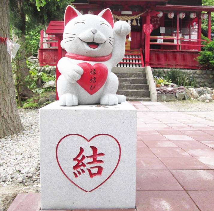 鹿角八坂神社の狛猫その2