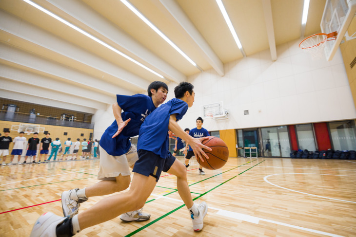 京華高等学校のバスケットボール部の様子