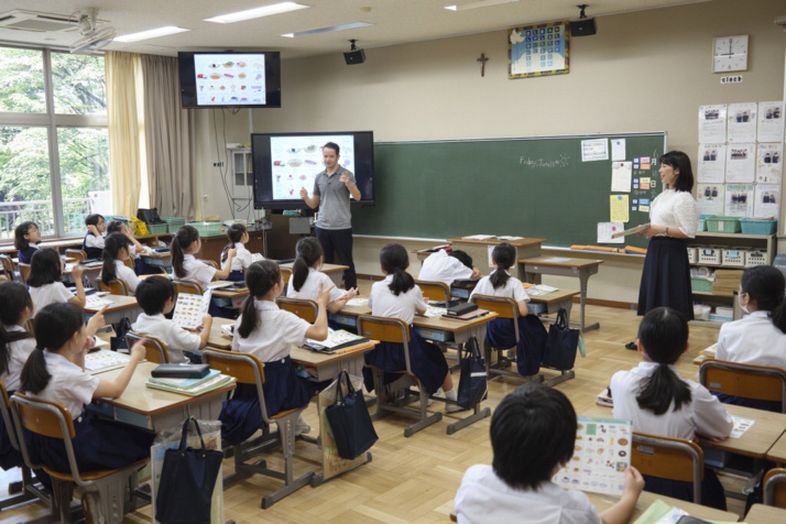 晃華学園小学校の英語の授業風景