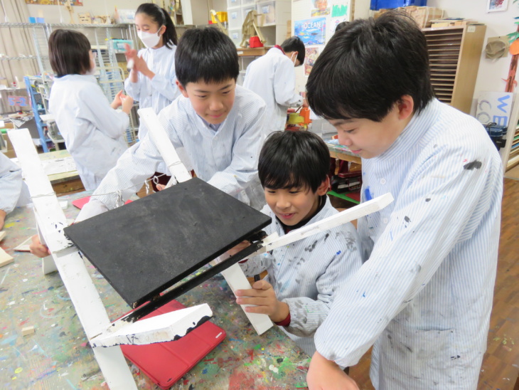 甲南小学校の図工の活動風景