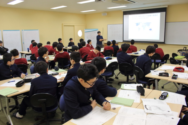 甲南中学校・高等学校のグローバル・ラボのプログラム風景