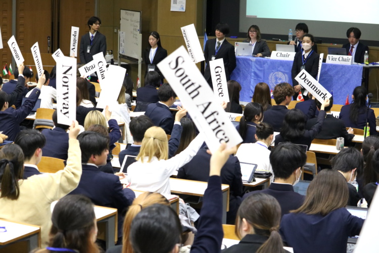 「公文国際学園中等部・高等部」で開催される模擬国連風景