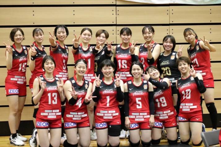 Vリーグチーム「倉敷アブレイズ」の選手たち（集合写真）