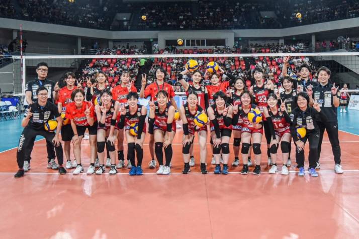 Vリーグチーム「倉敷アブレイズ」の選手たち（集合写真）