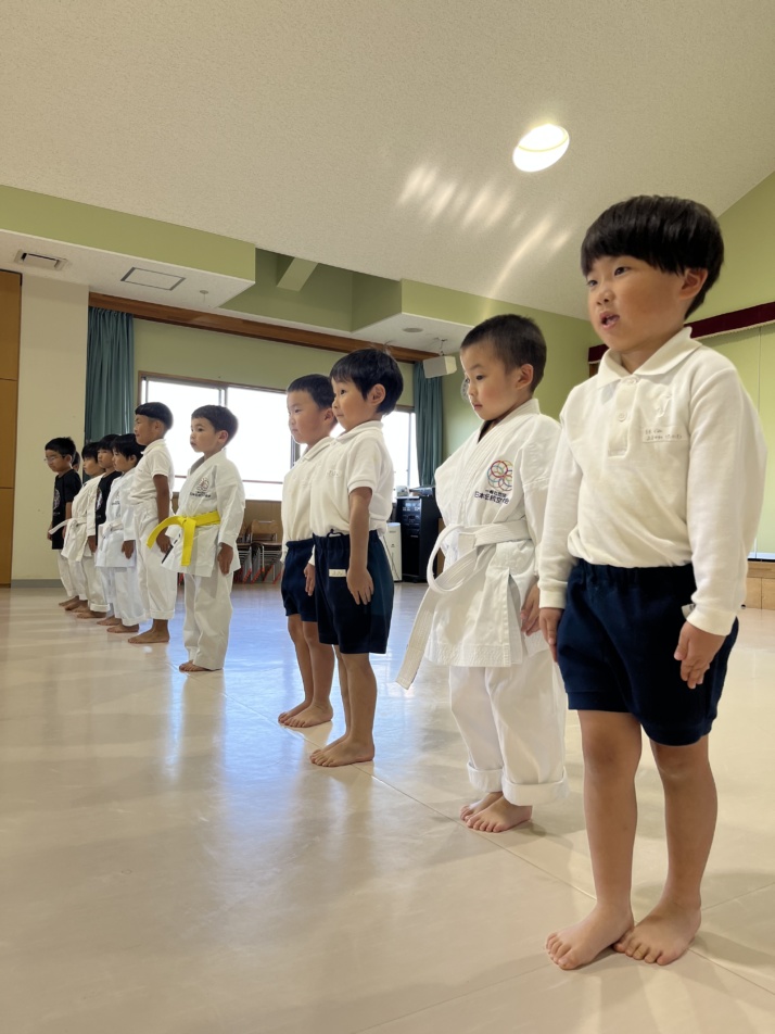 日本伝統空手協会 空優会のキッズクラスの子どもたち