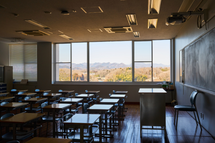 教室の窓から見える風景