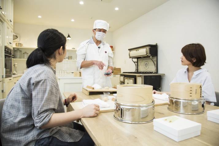 「菓寮伊藤軒本店」の和菓子作り体験イメージ