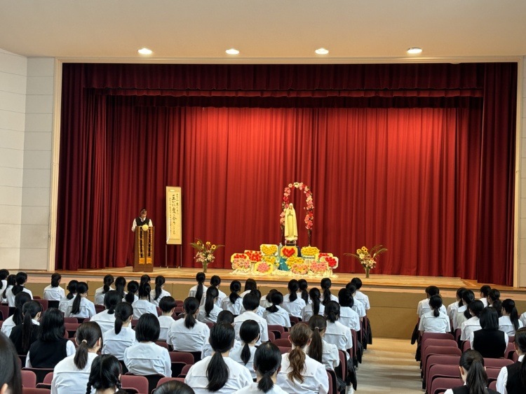 明光学園中学校・高等学校の聖母祭