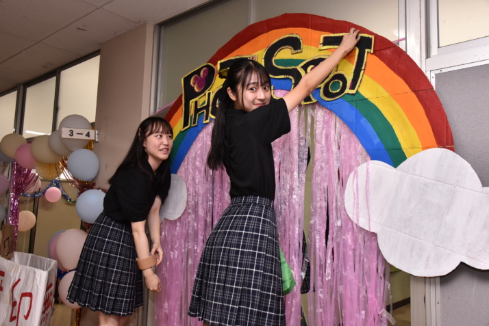 学校法人緑ヶ丘学院緑ヶ丘女子高等学校の文化祭準備風景