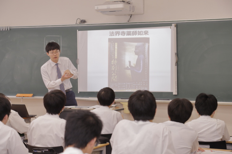 高田中・高等学校の一般仏教の授業の様子