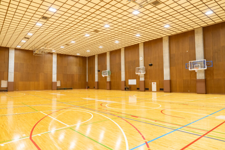 三輪田学園中学校・高等学校の体育館