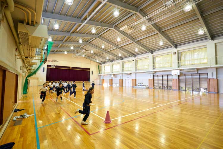 森村学園初等部の体育の授業風景