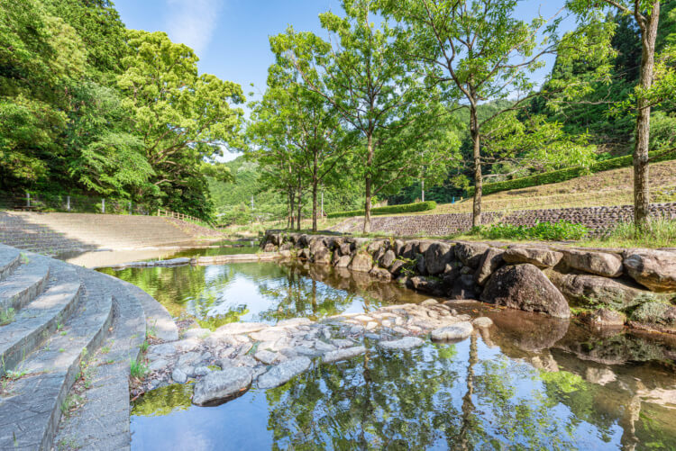 親水公園に流れる堀坂川