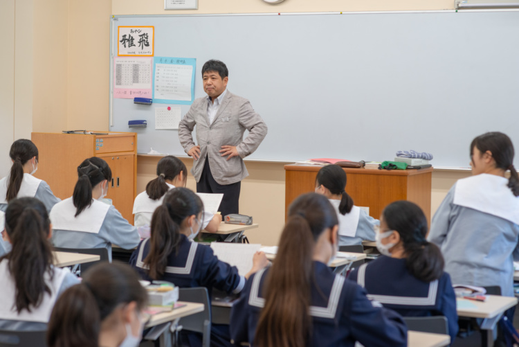 武庫川女子大学附属中学校・高等学校の授業風景