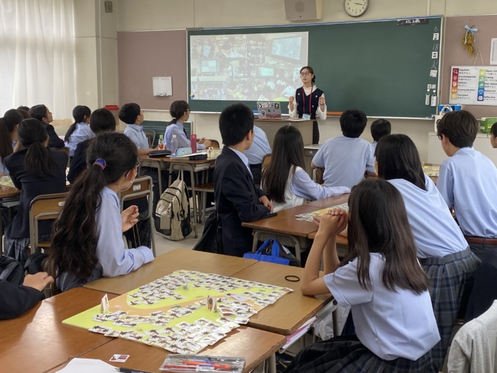 奈良県立国際中学校・高等学校のグローバル探究の授業風景