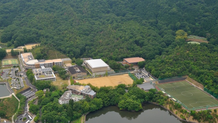 奈良学園中学校・高等学校の航空写真