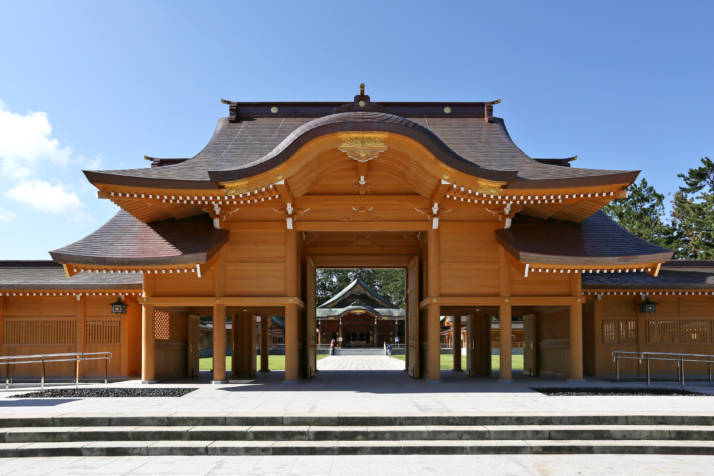 新潟縣護國神社の御神門