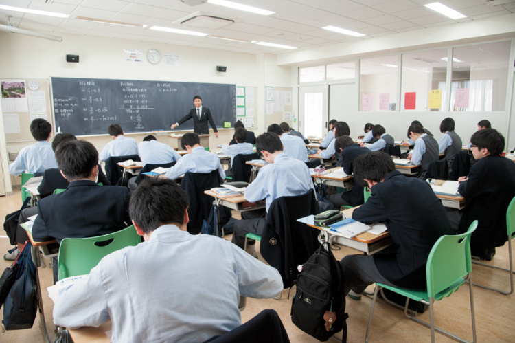 教室で授業の様子