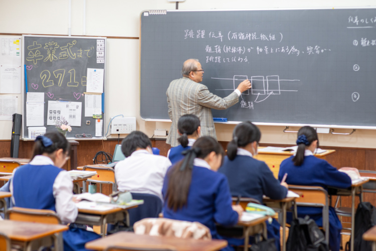 小林聖心女子学院の授業風景