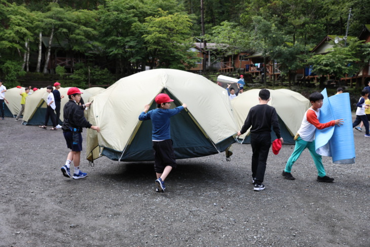 立教小学校のキャンプの様子