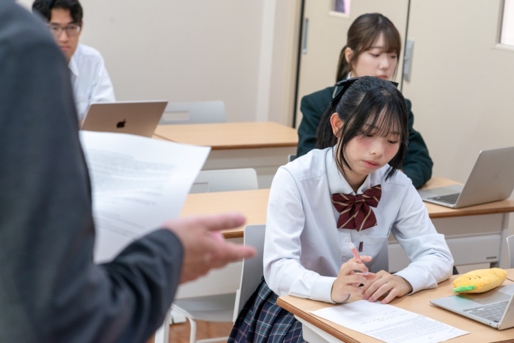 「立命館宇治中学校・高等学校」の授業風景