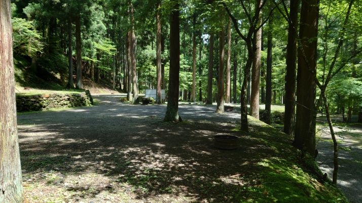 埼玉県秩父市の「秩父 彩の国キャンプ村」にある区画サイトのひとつ