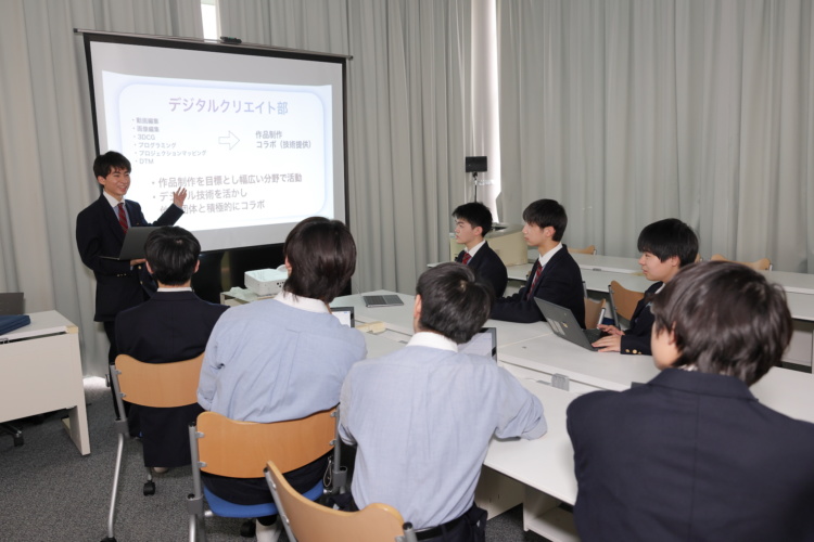 西武学園文理中学・高等学校のデジタルクリエイト部の活動風景